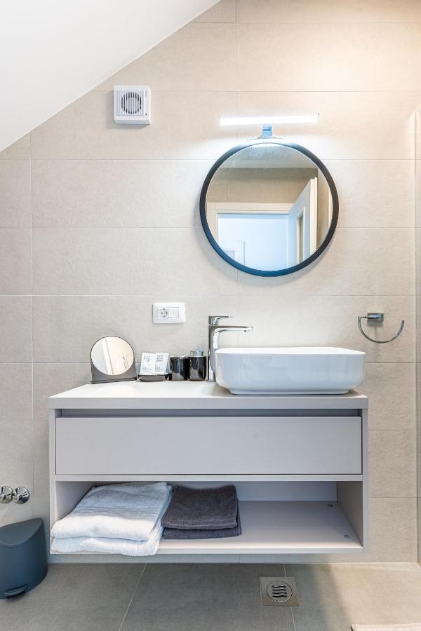 New 4 Star Apartment M&A In Town Cres Εξωτερικό φωτογραφία